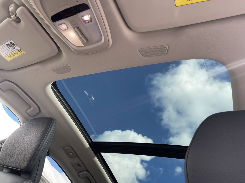 2024 Volvo XC60 B5 Plus Dark Theme photo