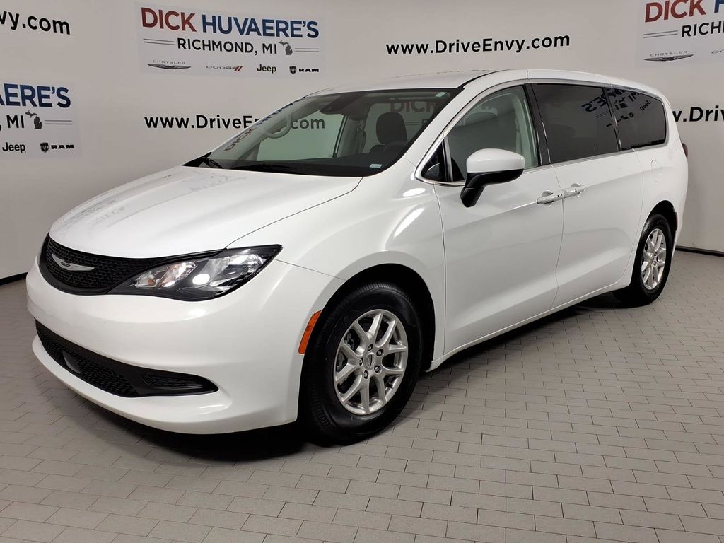 2023 Chrysler Voyager LX FWD