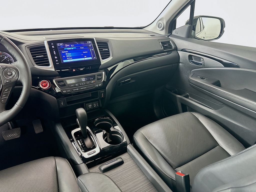 Thumbnail: 2019 Honda Ridgeline - 23