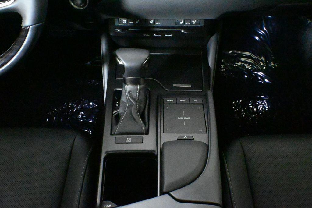 Thumbnail: 2021 Lexus ES - 25