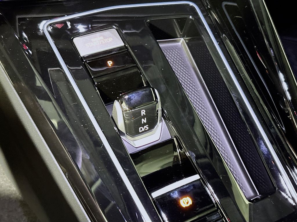 2025 Volkswagen Golf GTI 2.0T SE