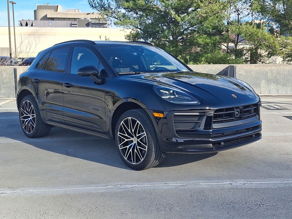 Thumbnail: 2026 Porsche Macan - 7