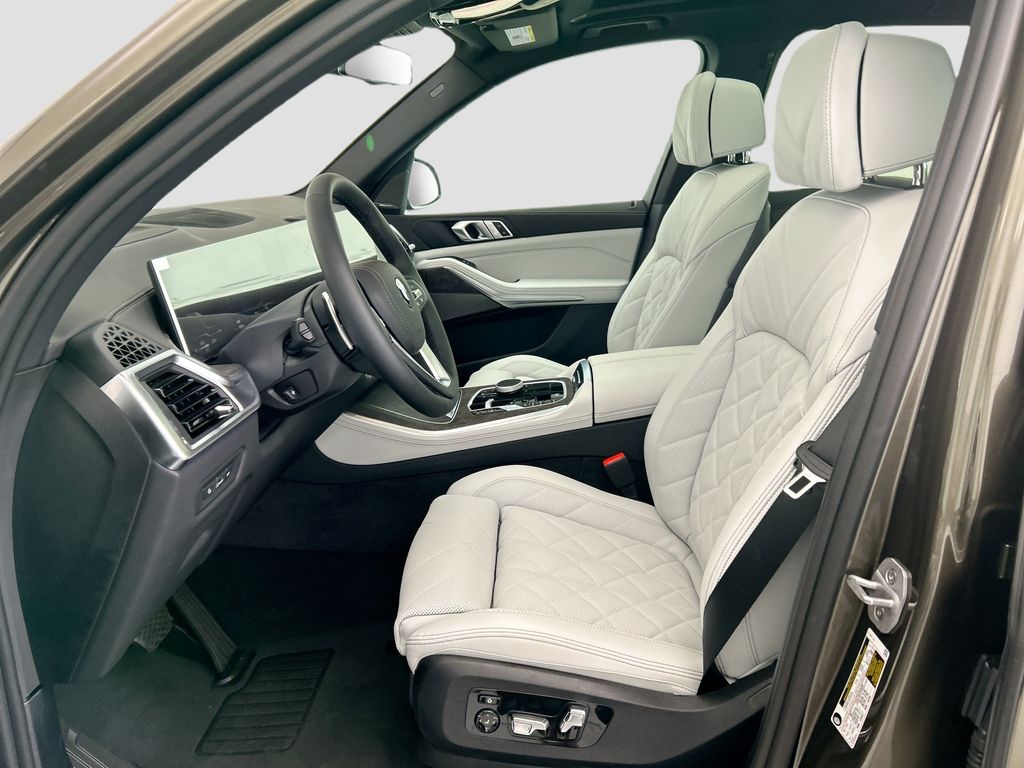 Thumbnail: 2026 BMW X5 - 18
