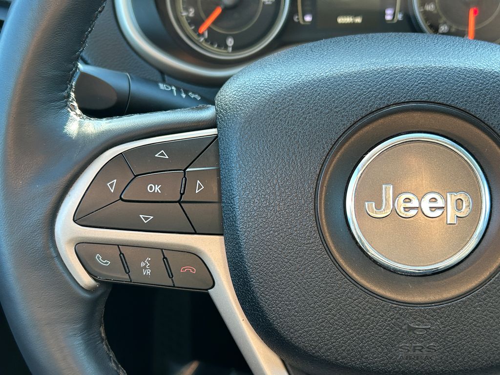 Thumbnail: 2016 Jeep Cherokee - 18