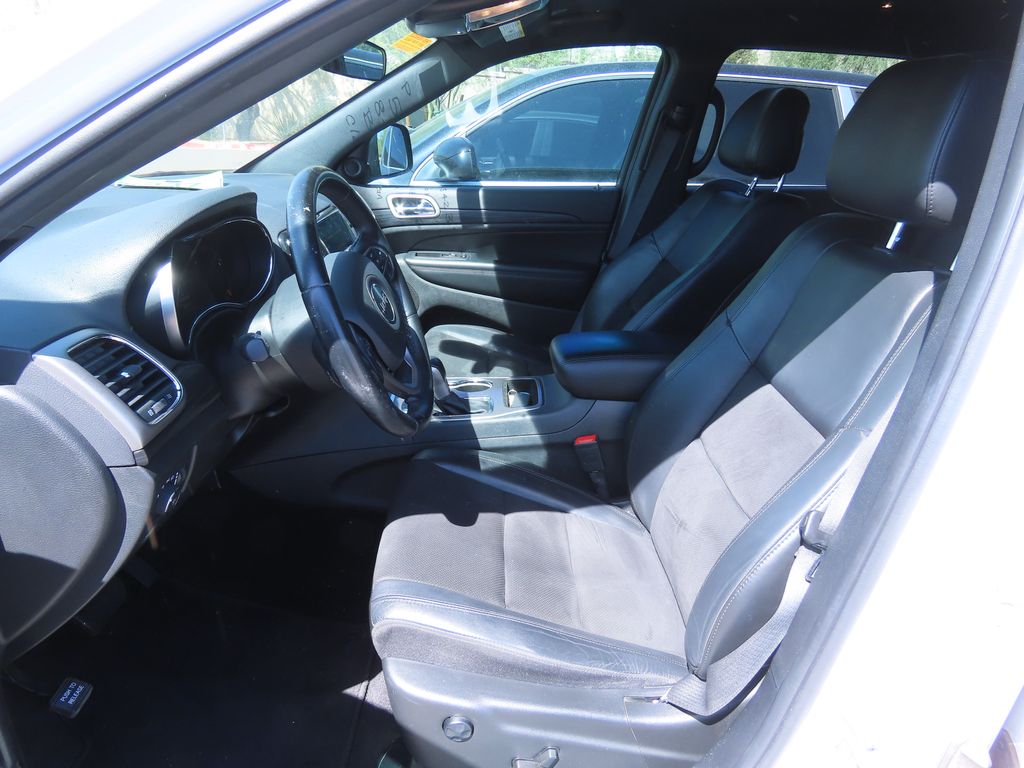 Thumbnail: 2021 Jeep Grand Cherokee - 10