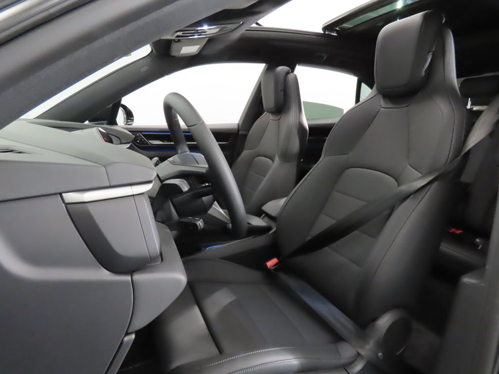 Thumbnail: 2025 Porsche Macan - 5