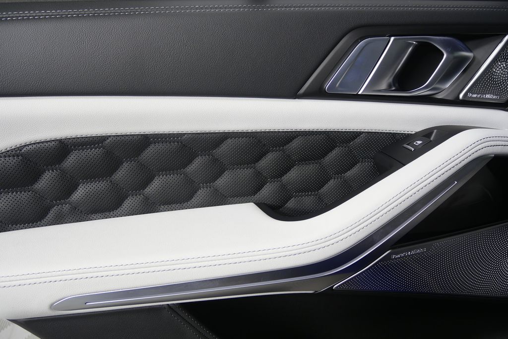 Thumbnail: 2026 BMW X5 - 14