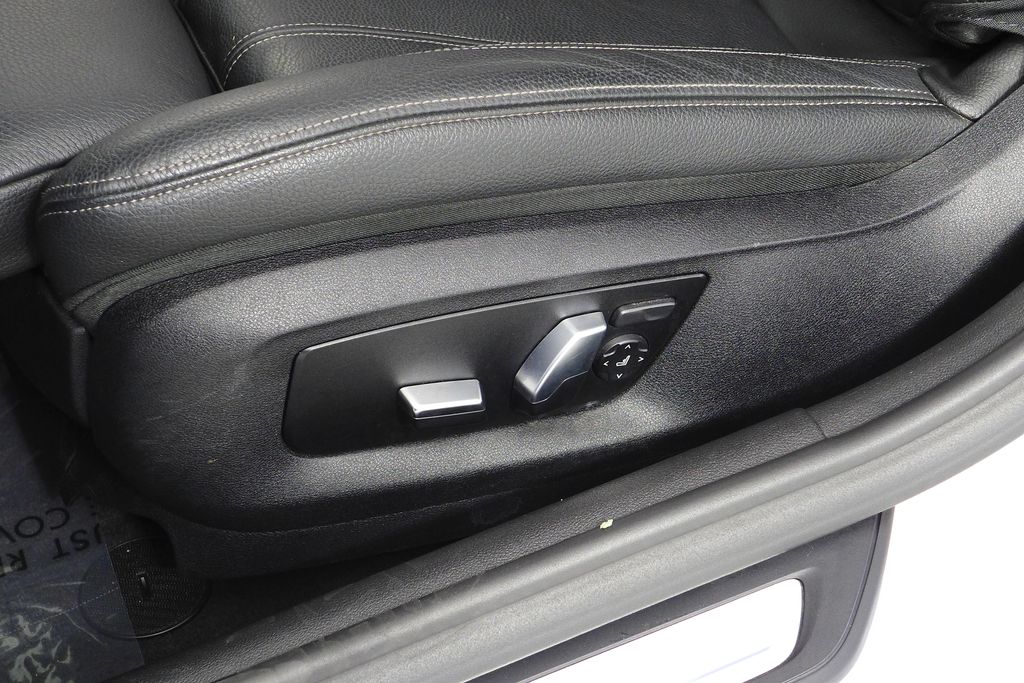 Thumbnail: 2019 BMW 5 Series - 24