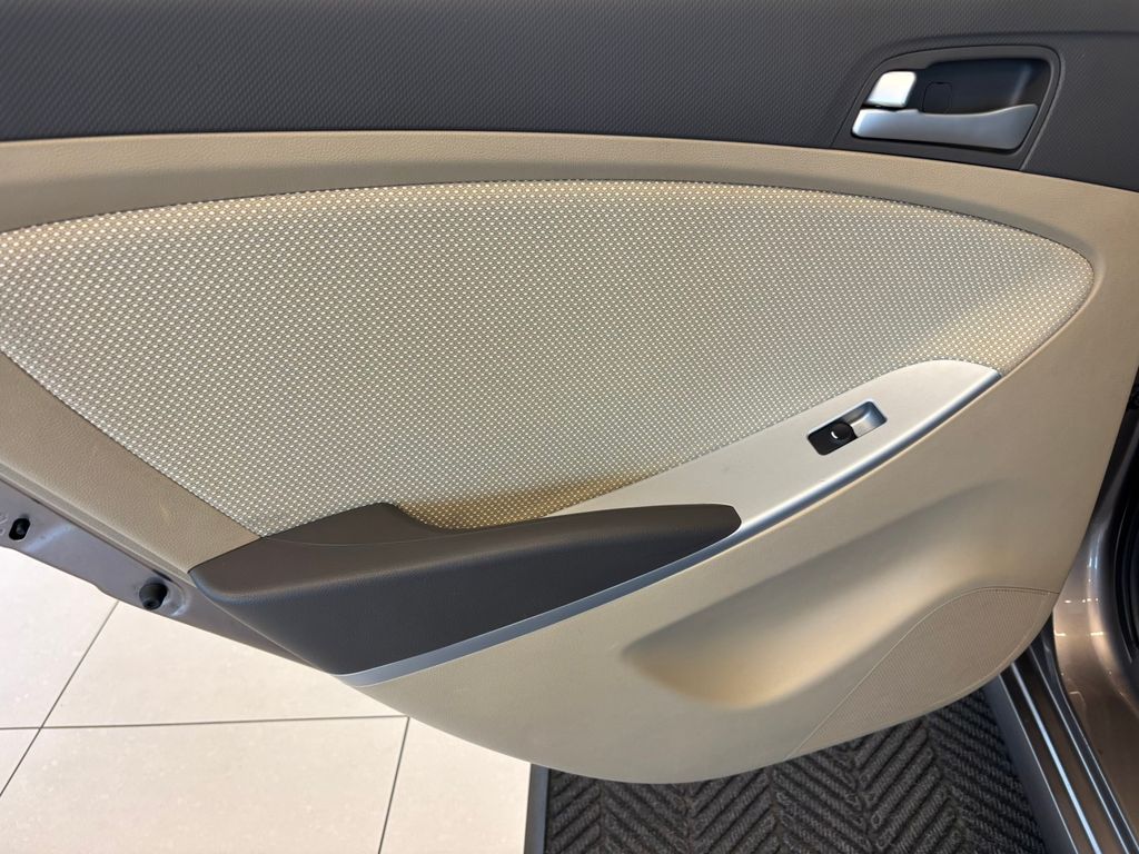 2013 Hyundai Accent GLS