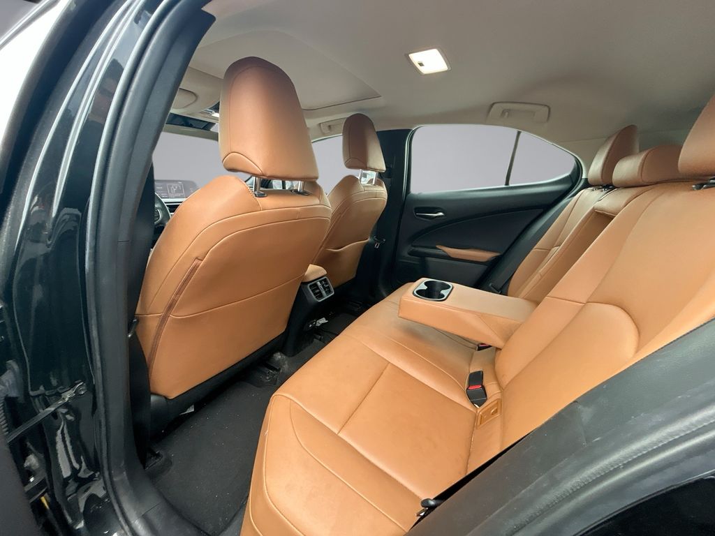 Thumbnail: 2021 Lexus UX - 9