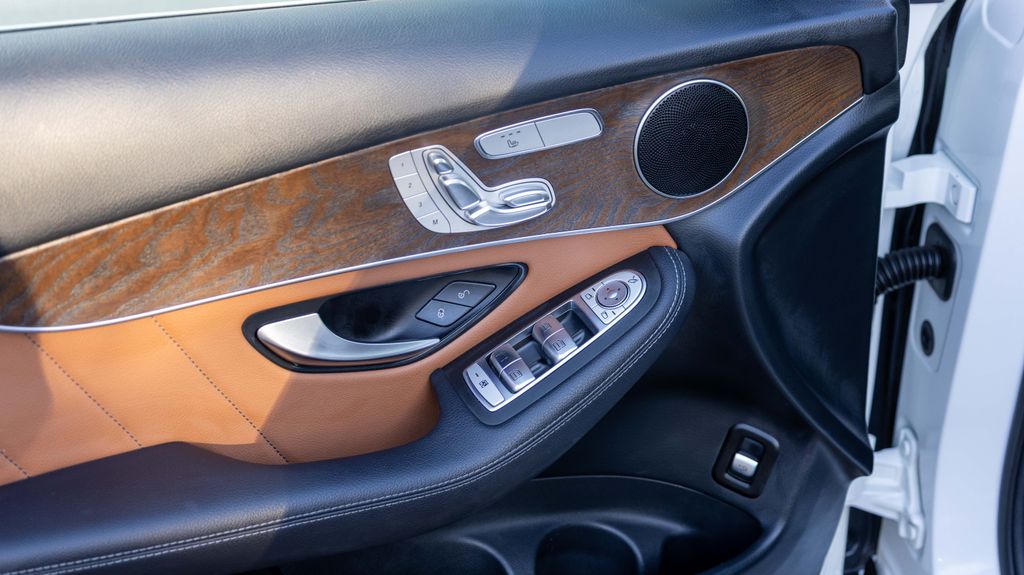 Used 2020 Mercedes-Benz GLC GLC 300 4D Sport Utility