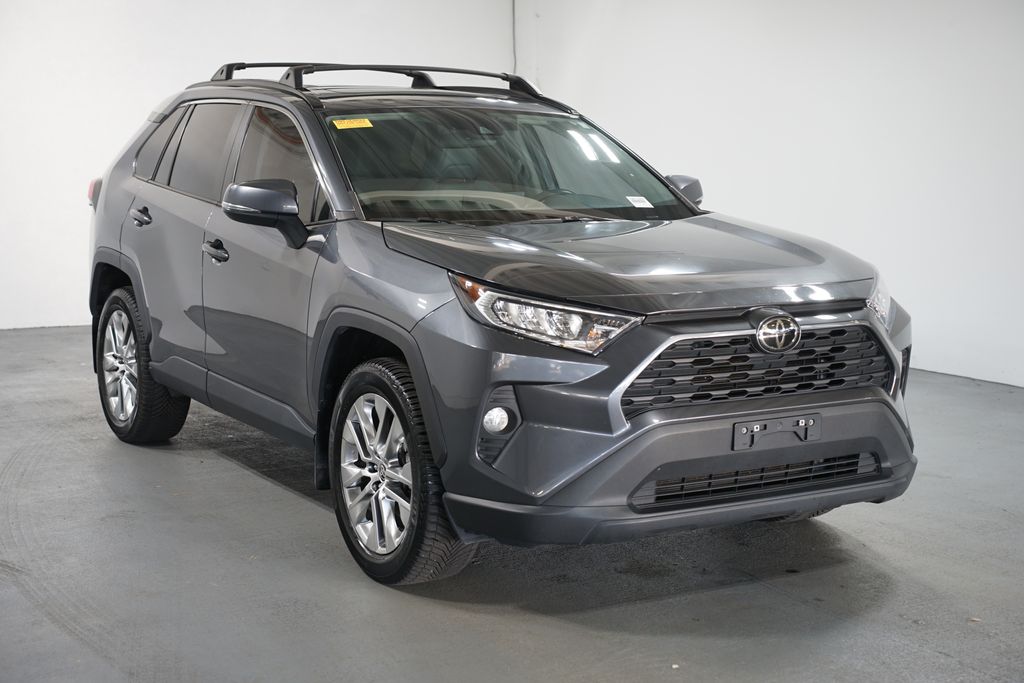 Thumbnail: 2021 Toyota RAV4 - 3