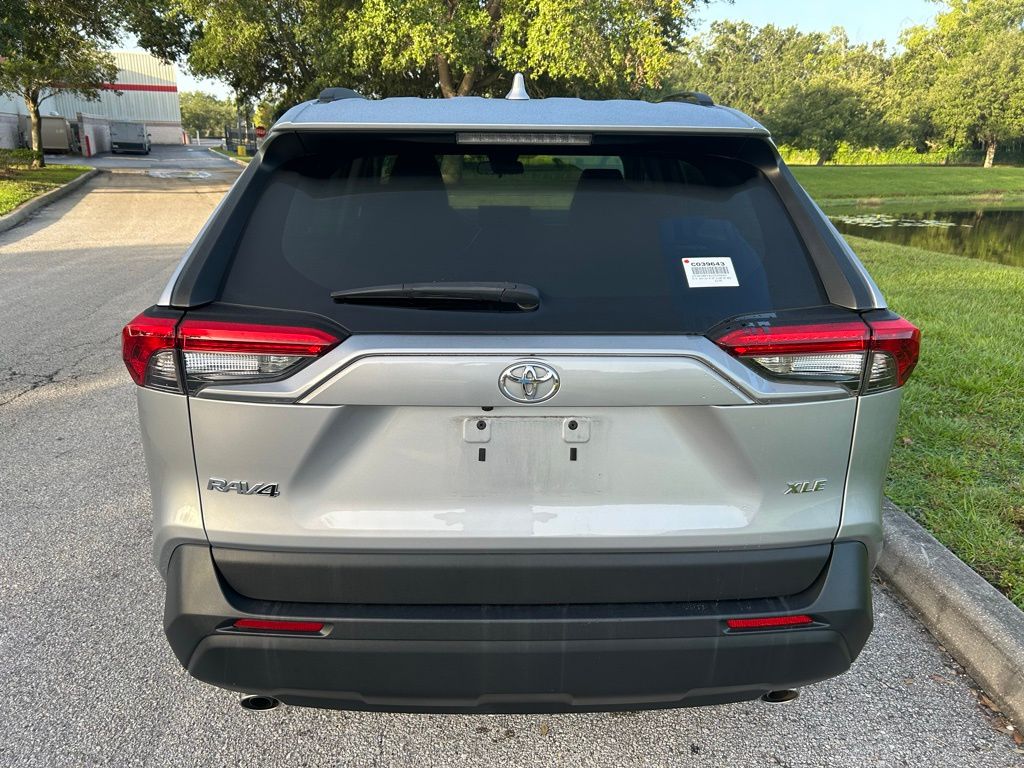 Thumbnail: 2020 Toyota RAV4 - 4