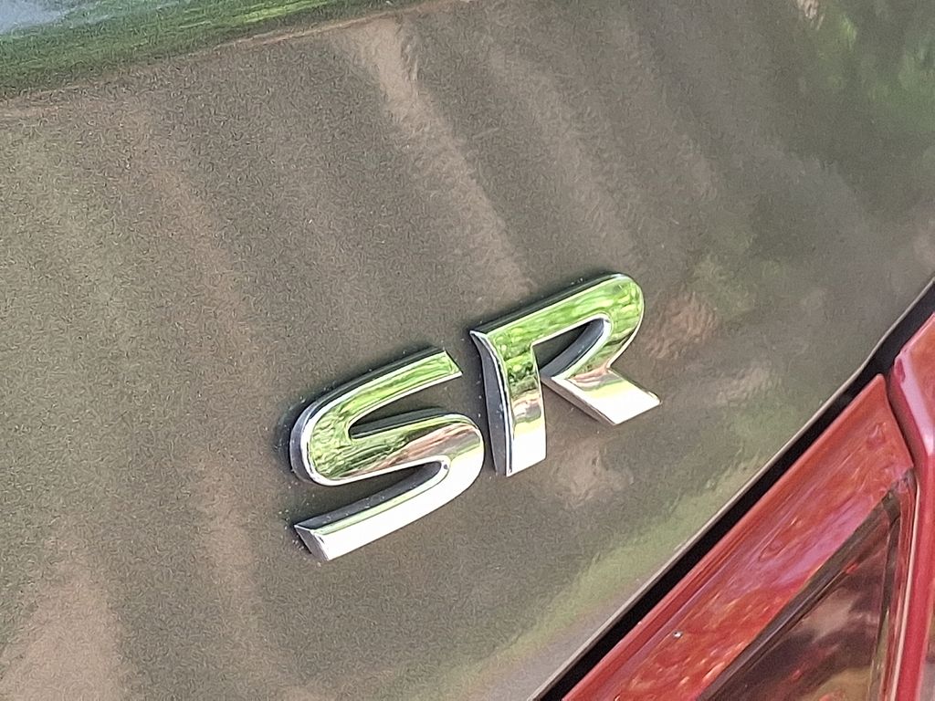 2017 Nissan Altima SR 28