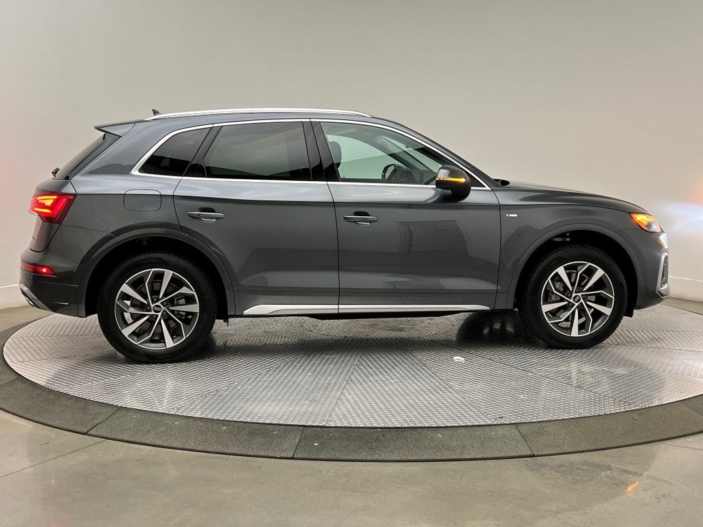 Thumbnail: 2023 Audi Q5 - 6