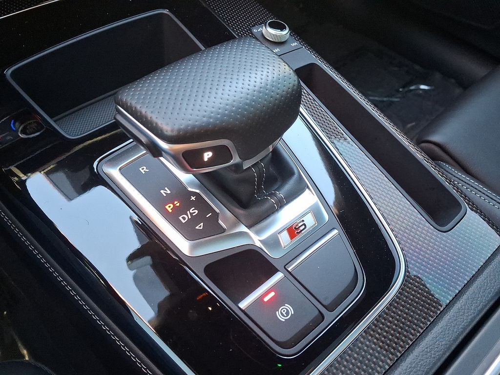 Thumbnail: 2022 Audi SQ5 - 15