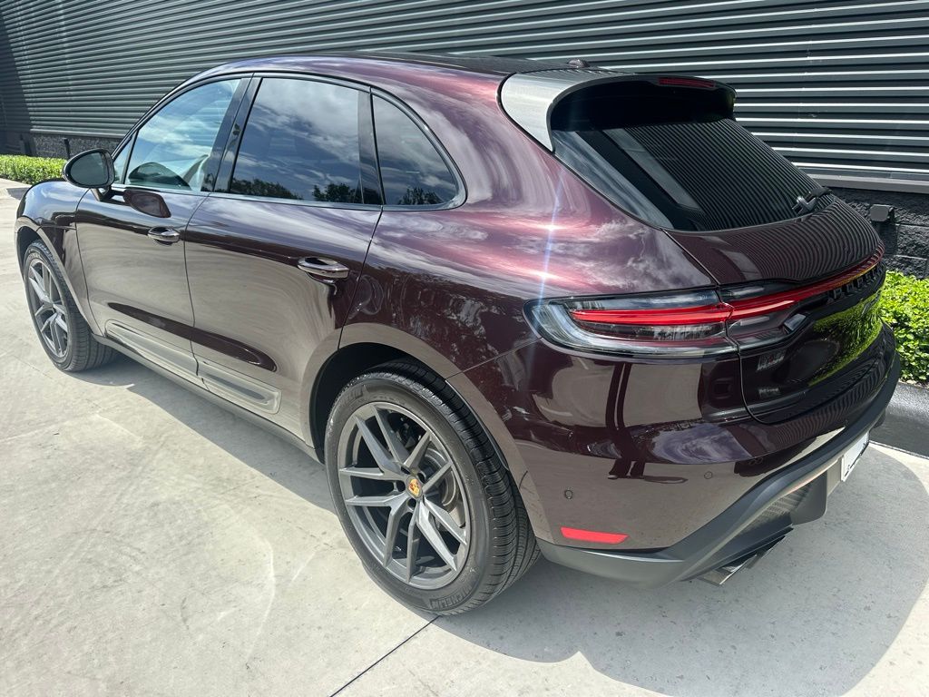 Thumbnail: 2026 Porsche Macan - 3