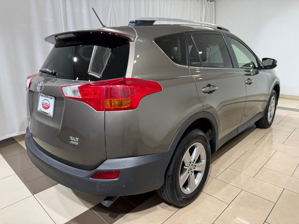 Thumbnail: 2015 Toyota RAV4 - 2