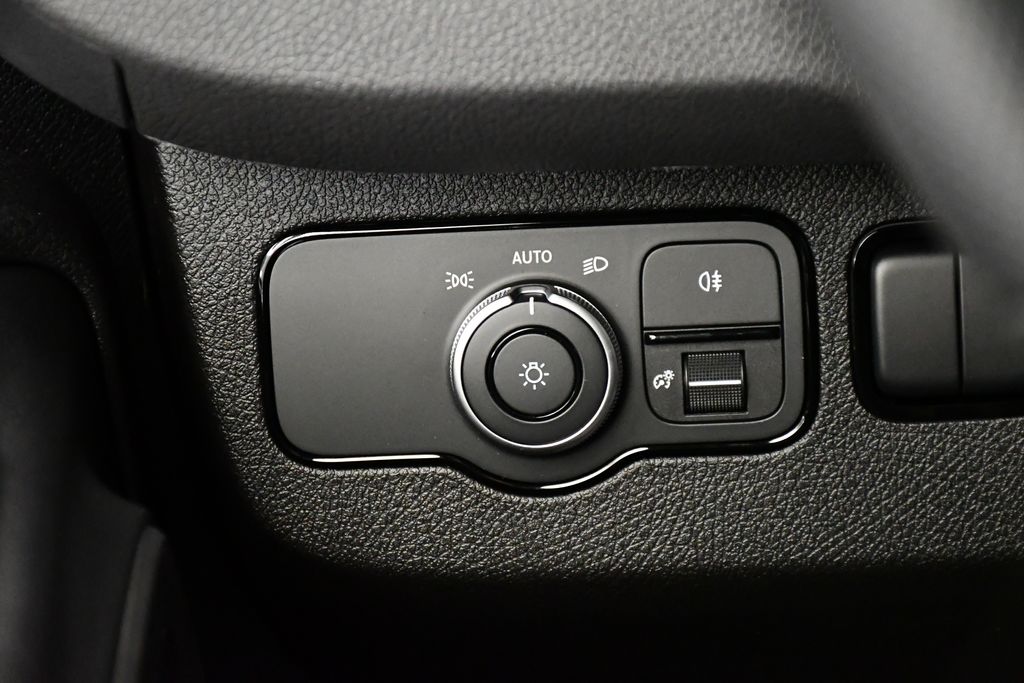 Thumbnail: 2026 Mercedes-Benz Sprinter - 13