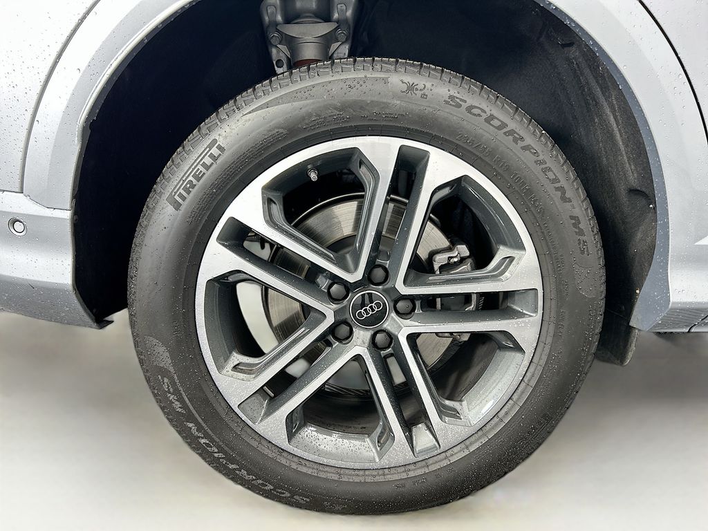 Thumbnail: 2025 Audi Q5 - 32