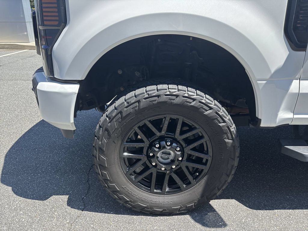 Used 2021 White Metallic Ford Lariat image 18