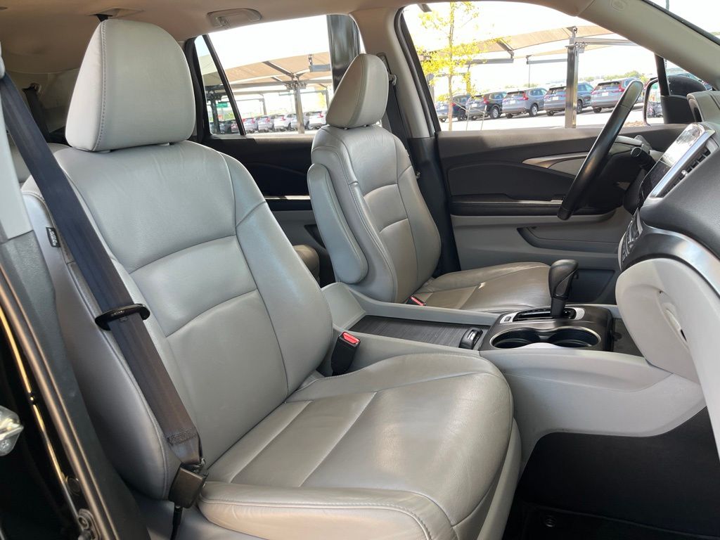 Thumbnail: 2016 Honda Pilot - 28