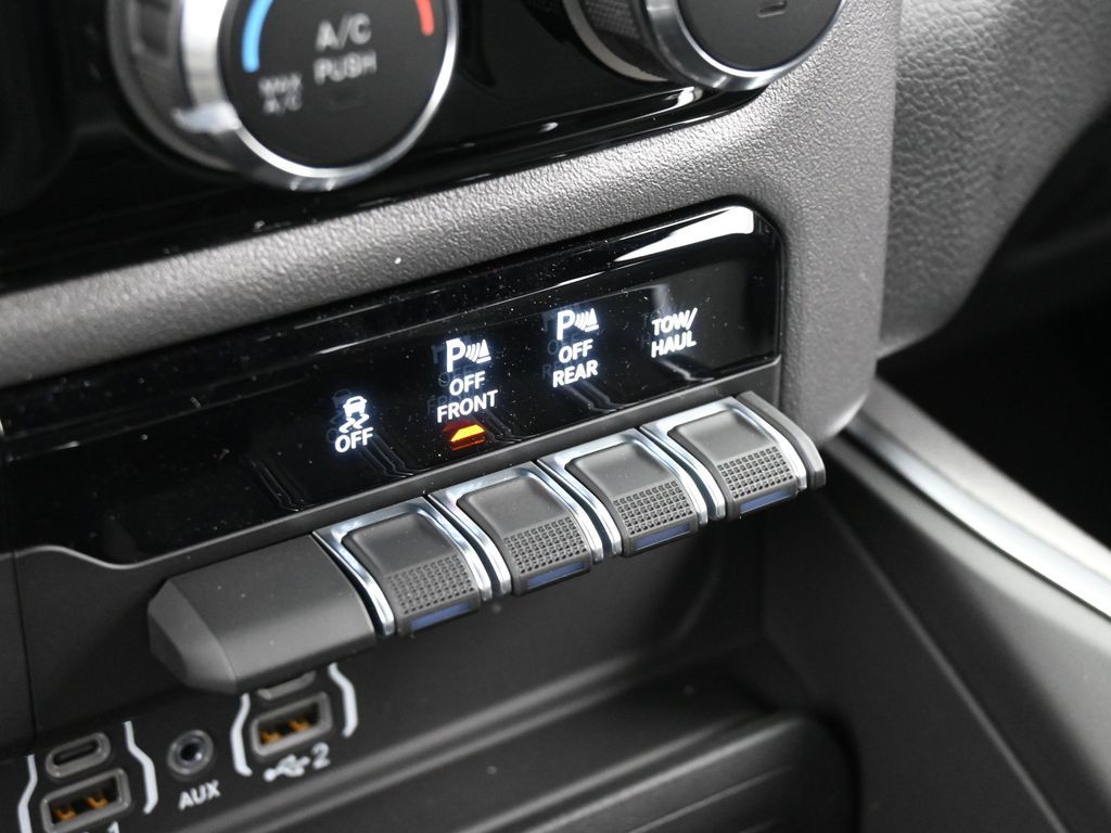 New 2026 Diamond Black Crystal Pearlcoat Ram Big Horn/Lone Star image 24