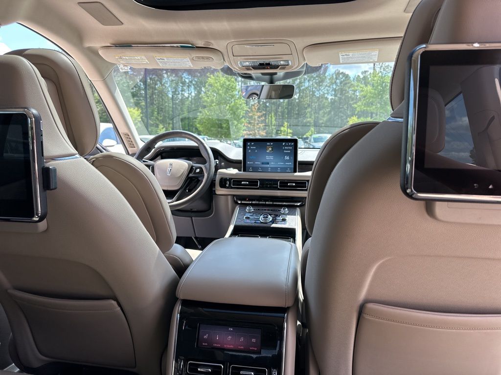 2021 Pristine White Lincoln Aviator Reserve AWD SUV