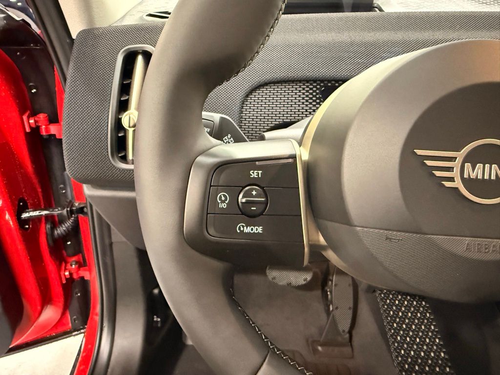 2025 MINI Cooper Countryman Iconic 13