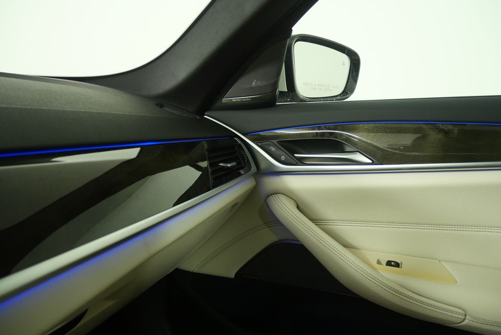 Thumbnail: 2023 BMW 5 Series - 28