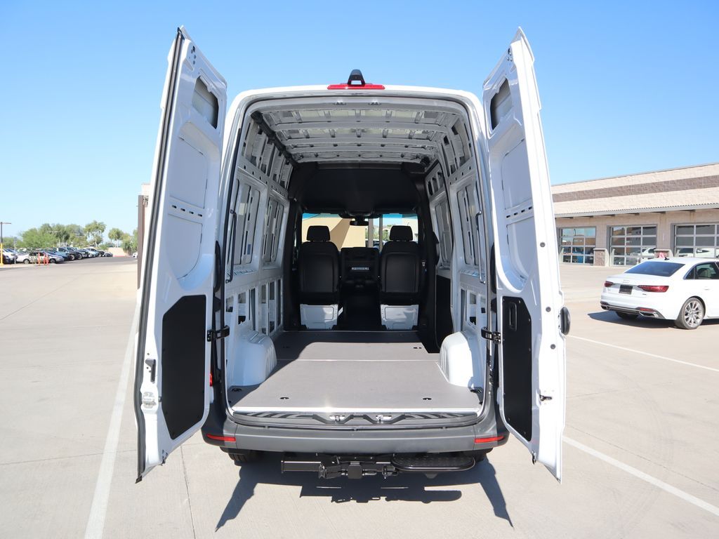 Thumbnail: 2025 Mercedes-Benz Sprinter - 28
