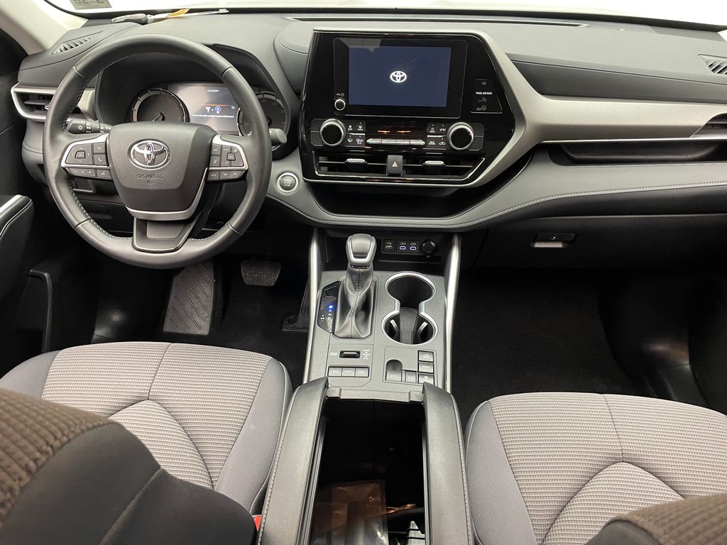 Thumbnail: 2025 Toyota Highlander - 19