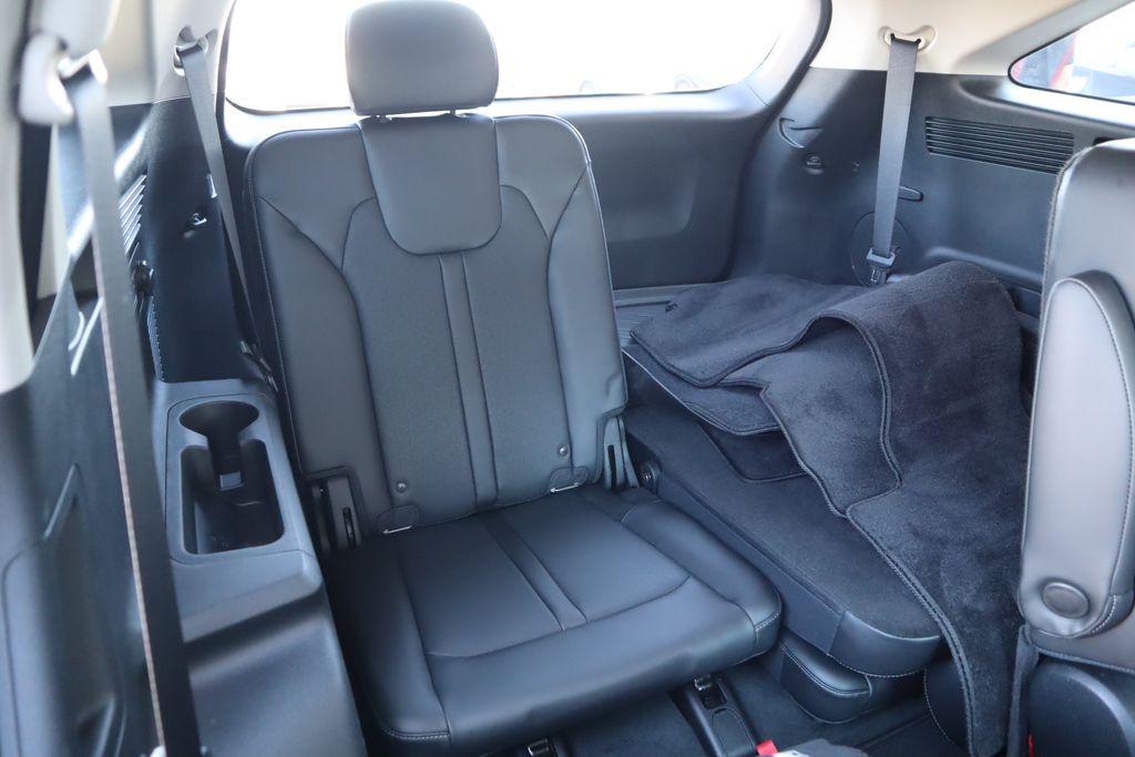 Thumbnail: 2023 Kia Sorento - 22