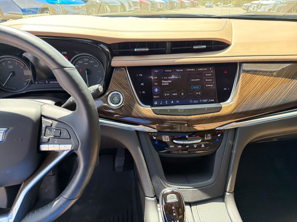 Used 2020 White Cadillac Premium Luxury image 23
