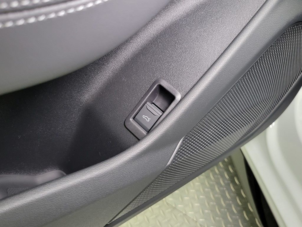 Thumbnail: 2026 Audi A6 - 32