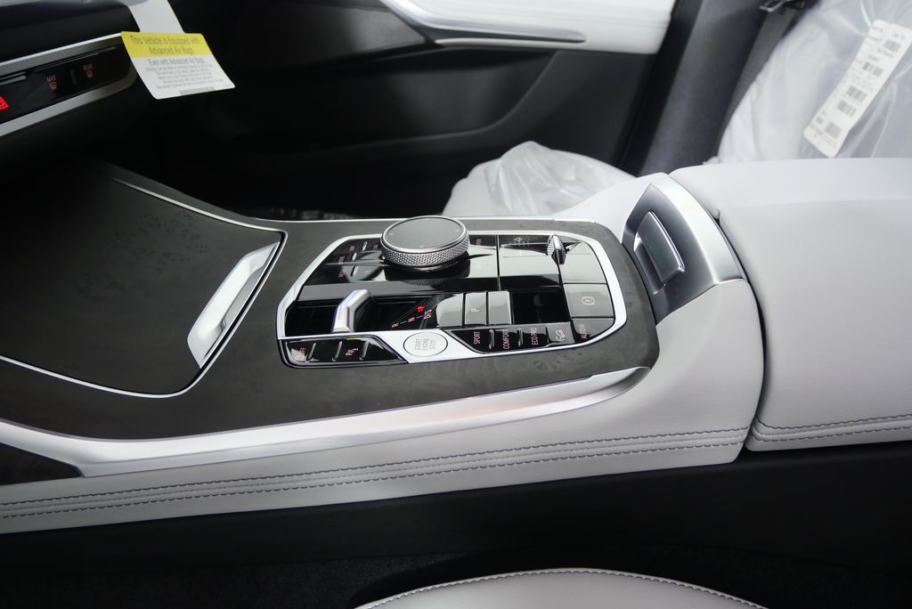 2026 BMW X7 xDrive40i 21