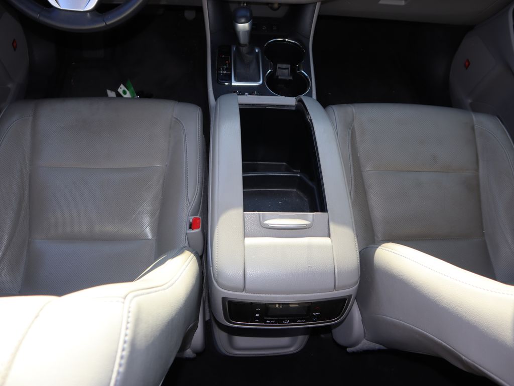 Thumbnail: 2014 Toyota Highlander - 8