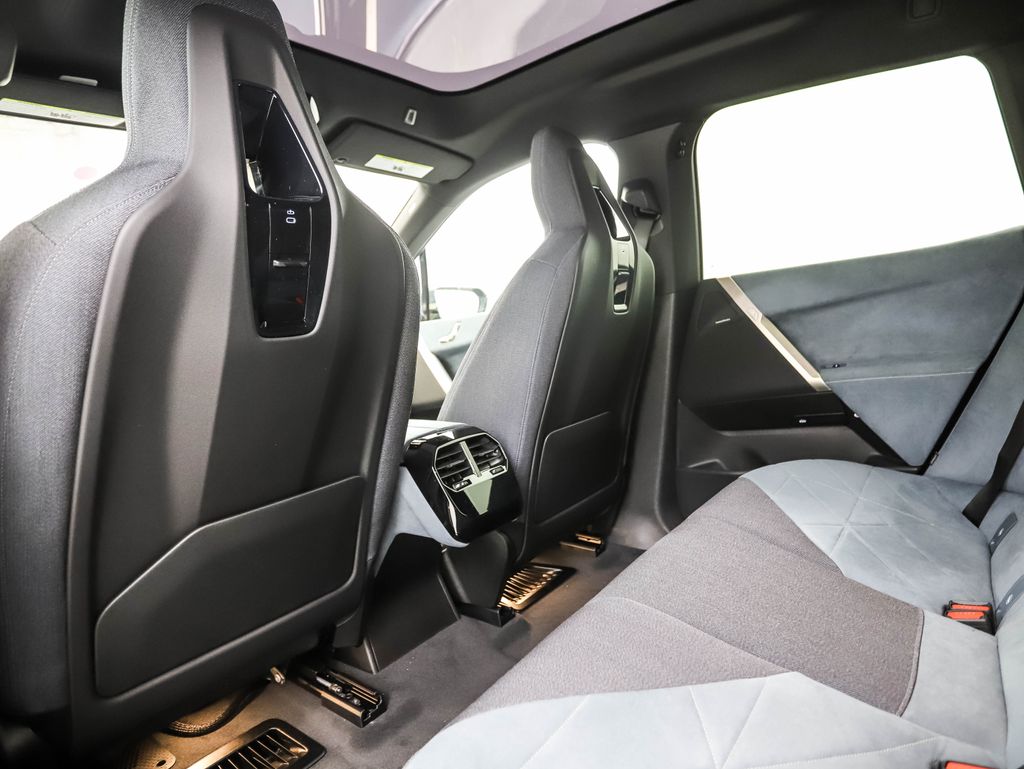 Thumbnail: 2026 BMW iX - 20