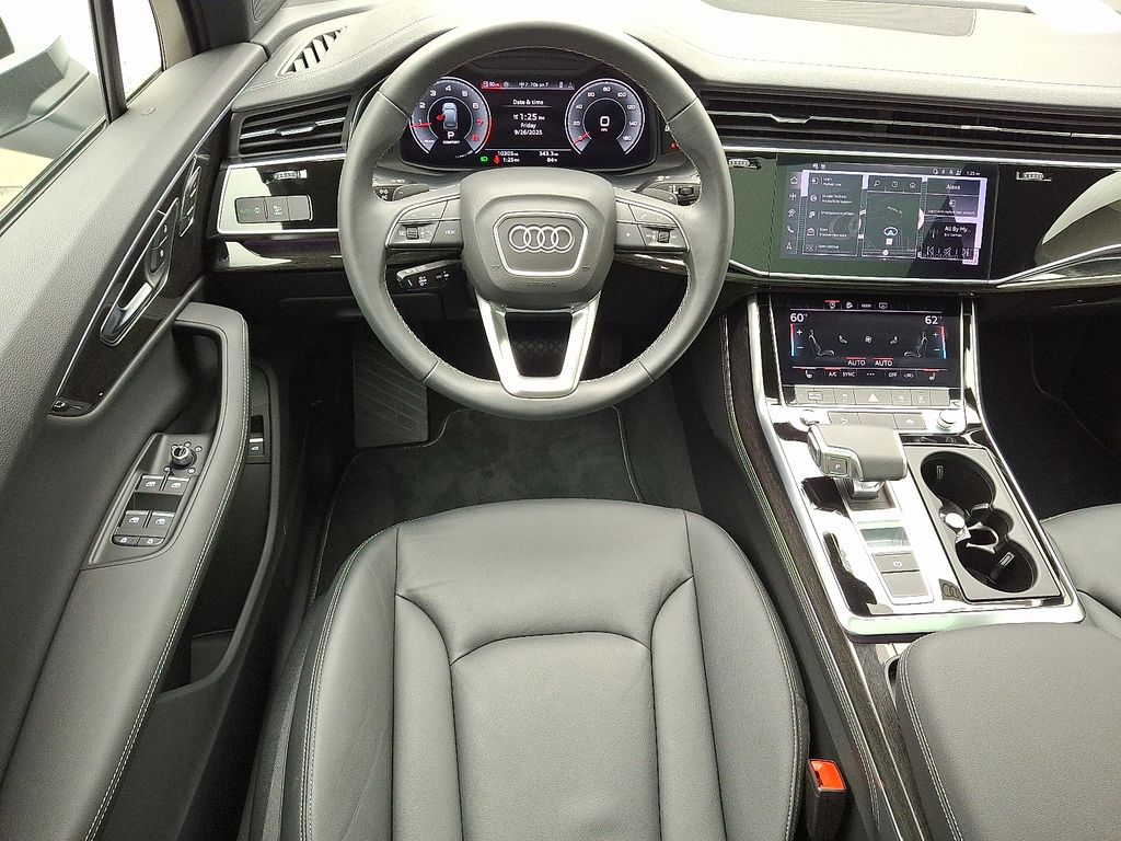 Thumbnail: 2025 Audi Q7 - 11