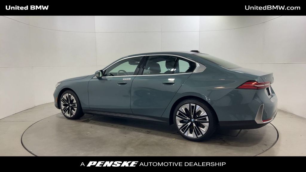 Thumbnail: 2024 BMW 5 Series - 6