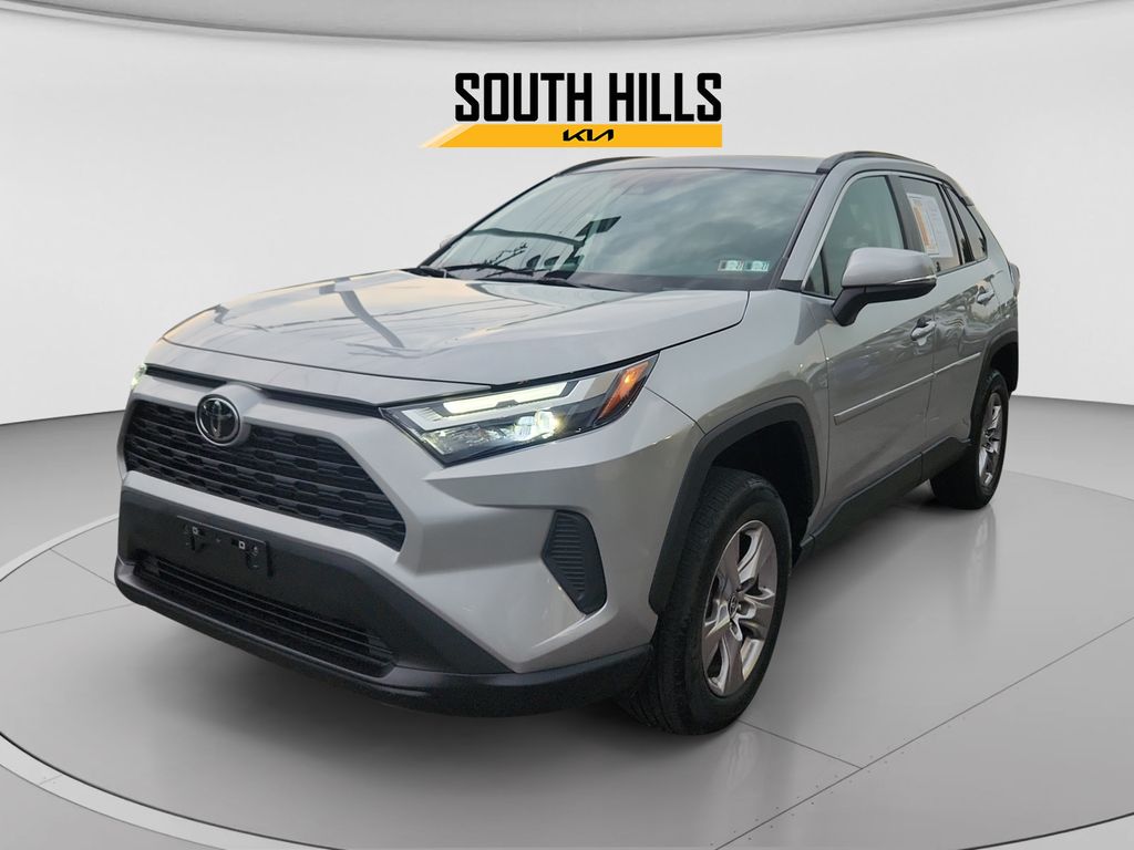 2022 Toyota RAV4 XLE - 0