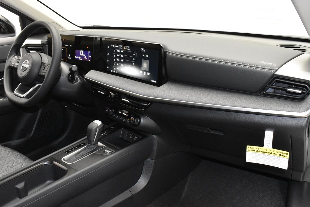 Thumbnail: 2026 Nissan Kicks - 24