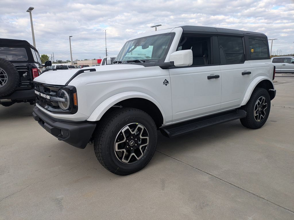 2026 Ford Bronco Outer Banks