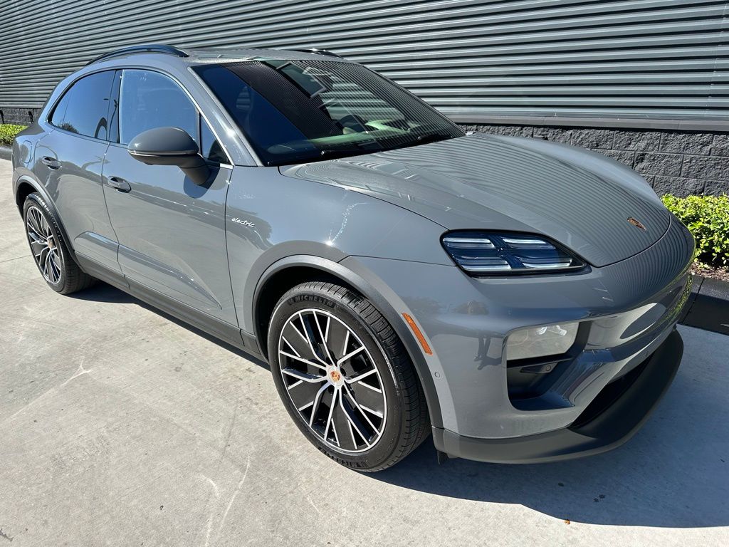 Thumbnail: 2025 Porsche Macan - 11