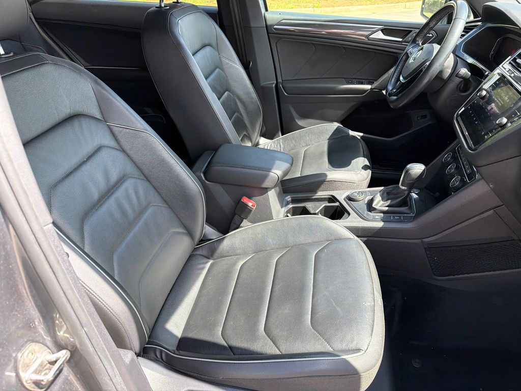 Used 2019 Gray Volkswagen 2.0T SEL Premium R-Line image 13