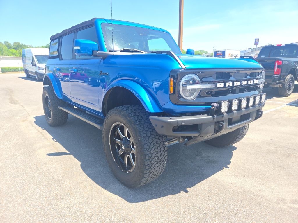 Velocity Blue Metallic 2022 Ford Bronco Outer Banks Advanced 4-Door 4WD SUV / Crossover Four-Wheel Drive Automatic