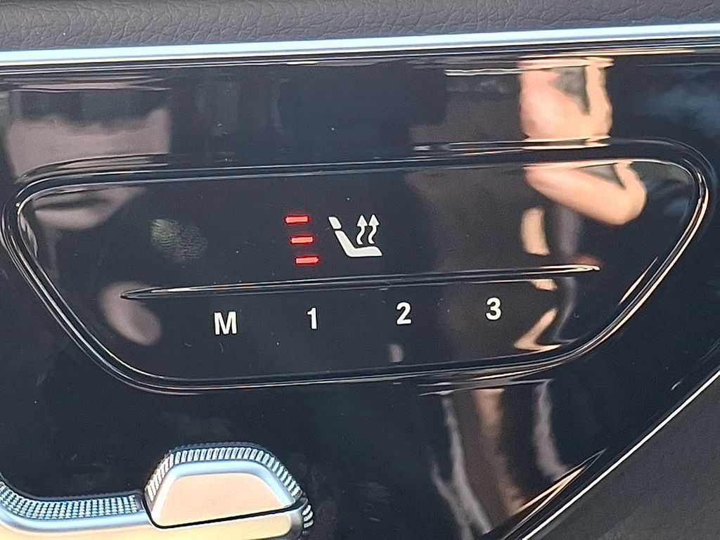 Thumbnail: 2025 Mercedes-Benz GLC - 17