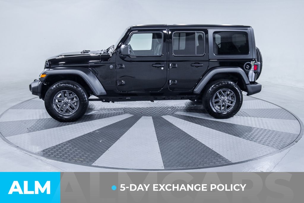 Used 2025 Black Jeep Sport S image 3