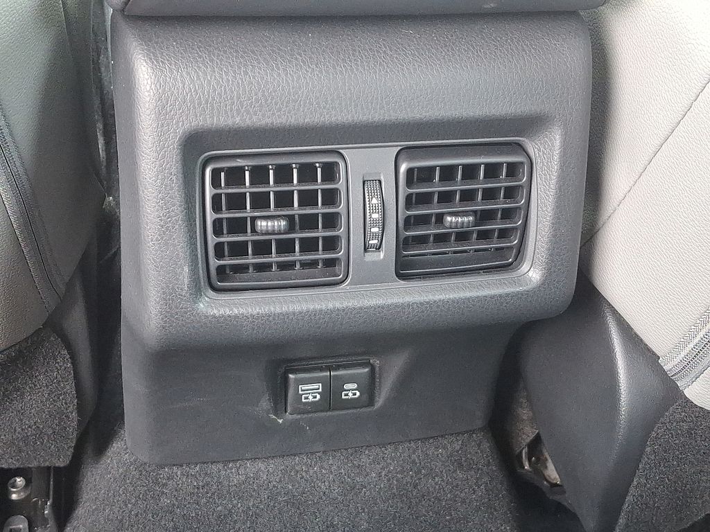 2025 Toyota Camry SE 11