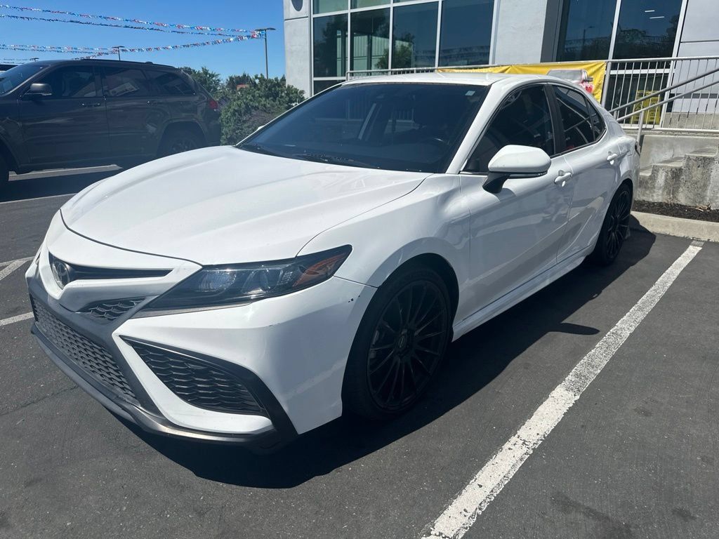 2022 Toyota Camry SE FWD